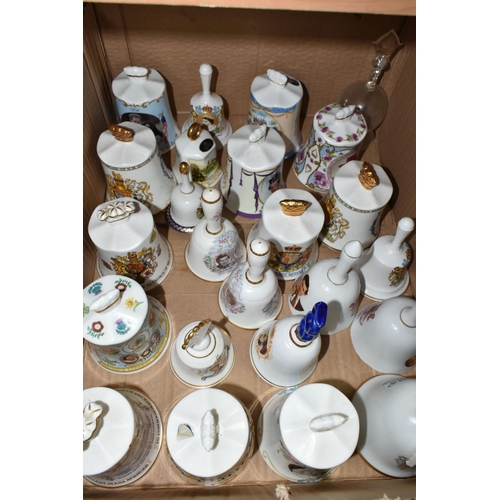 434 - THREE BOXES AND LOOSE ROYAL COMMEMORATIVE ORNAMENTS AND GIFT WARES, to include boxed Peter Jones cer... 