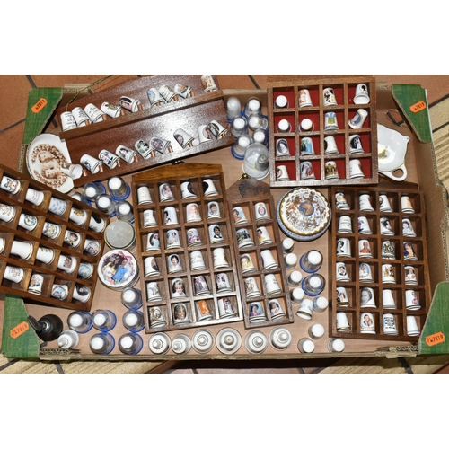 434 - THREE BOXES AND LOOSE ROYAL COMMEMORATIVE ORNAMENTS AND GIFT WARES, to include boxed Peter Jones cer... 