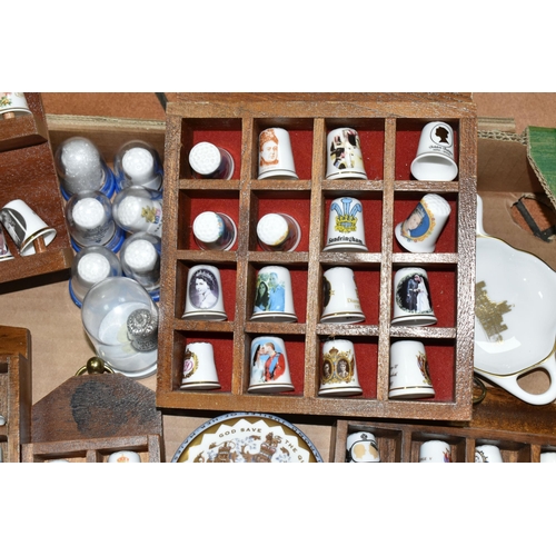 434 - THREE BOXES AND LOOSE ROYAL COMMEMORATIVE ORNAMENTS AND GIFT WARES, to include boxed Peter Jones cer... 