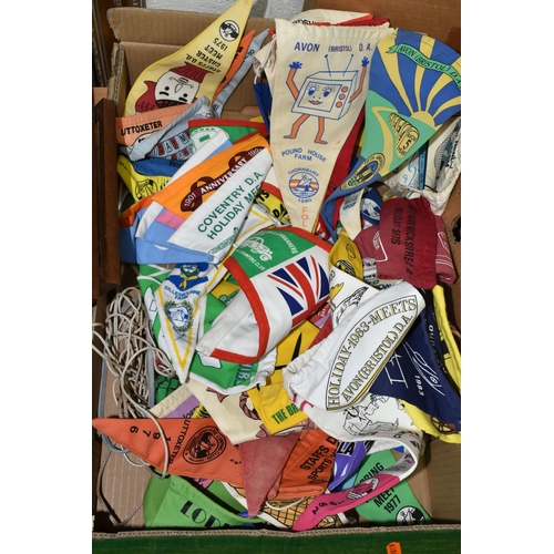 442 - A BOX CONTAINING A QUANTITY OF VARIOUS CARAVAN CLUB PENNANTS