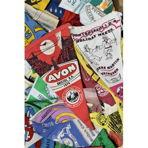 442 - A BOX CONTAINING A QUANTITY OF VARIOUS CARAVAN CLUB PENNANTS