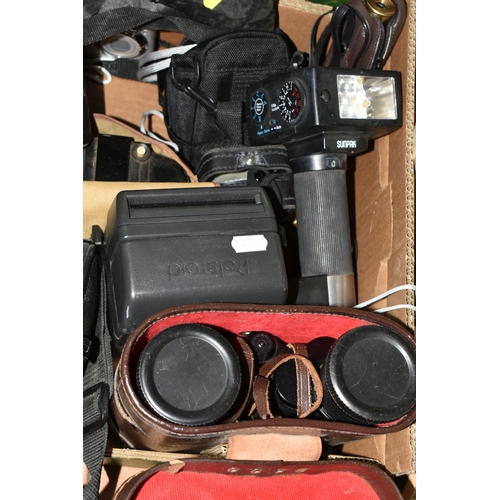 557 - A BOX AND LOOSE PHOTOGRAPHIC AND OPTICAL EQUIPMENT, to include a Pentax K1000 fitted with a Prinzfle... 