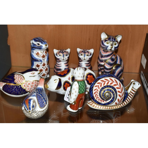 397 - A COLLECTION OF ROYAL CROWN DERBY IMARI PAPERWEIGHTS, comprising two Kittens introduced 1990, one ha... 