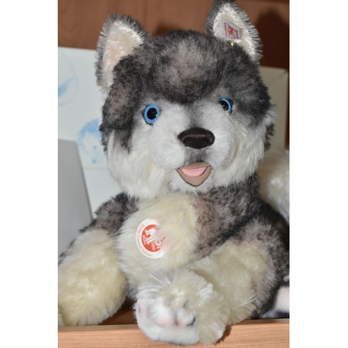 436 - A BOXED LIMITED EDITION STEIFF 'BOBBY HUSKY MASTERPIECE', with grey and white alpaca and cotton 'fur... 