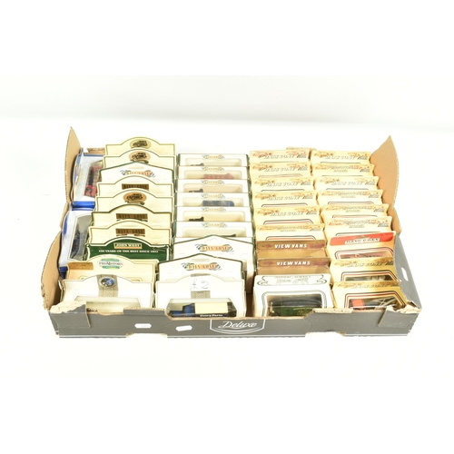 105 - A QUANTITY OF ASSORTED BOXED MODERN DIECAST VEHICLES, Lledo 'Days Gone', Oxford Diecast and Corgi Ca... 