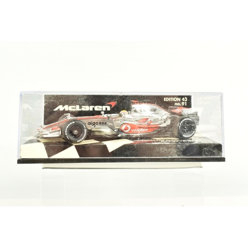 58 - SIX BOXED 1:43 SCALE MINICHAMPS AND HOT WHEELS DIECAST MODEL FORMULA 1 RACE CARS, to include a Minic... 