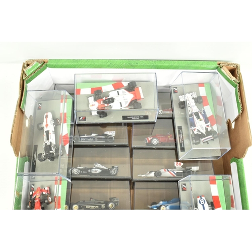 70 - TWO TRAYS OF DISPLAYED FORMULA 1 CARS AND MATCHING FORMULA 1 THE CAR COLLECTION MAGAZINES, a complet... 