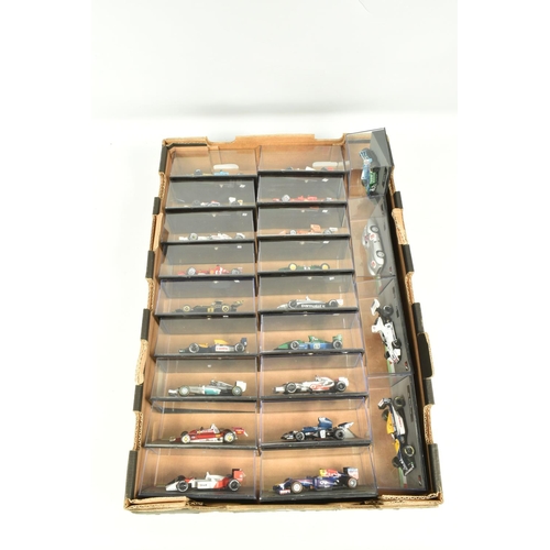 70 - TWO TRAYS OF DISPLAYED FORMULA 1 CARS AND MATCHING FORMULA 1 THE CAR COLLECTION MAGAZINES, a complet... 