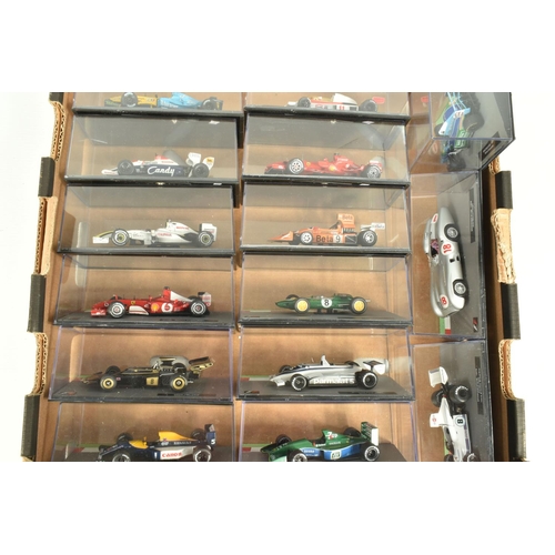 70 - TWO TRAYS OF DISPLAYED FORMULA 1 CARS AND MATCHING FORMULA 1 THE CAR COLLECTION MAGAZINES, a complet... 