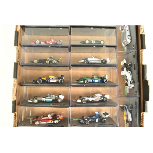 70 - TWO TRAYS OF DISPLAYED FORMULA 1 CARS AND MATCHING FORMULA 1 THE CAR COLLECTION MAGAZINES, a complet... 