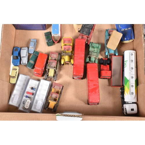 132 - A QUANTITY OF BOXED OXFORD DIECAST 1/76 SCALE MODELS, assorted models from the Automobile Company, C... 