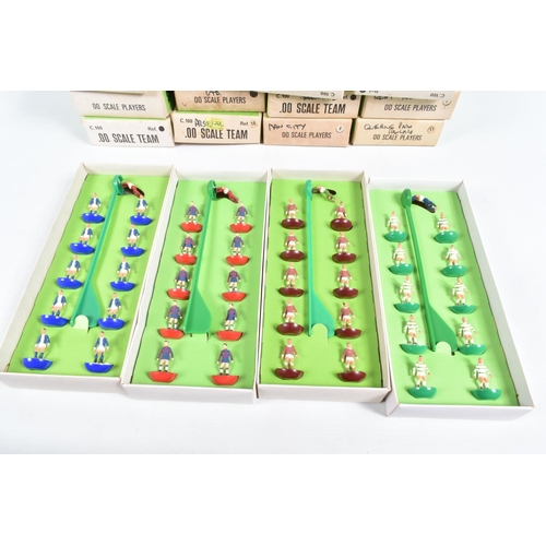 133 - A COLLECTION OF BOXED SUBBUTEO HEAVYWEIGHT TEAMS, all are late 1960's/early 1970's issues, including... 