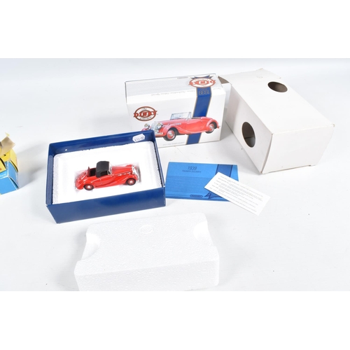 146 - AN INTERESTING  COLLECTION OF VARIOUS DIECAST TRIUMPH MODEL CARS, to include an unboxed 1:18 scale S... 