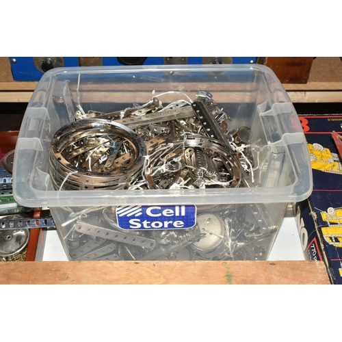 154 - A QUANTITY OF MECCANO, mainly mixed selection of modern silvered pieces, but does include a 1970's s... 