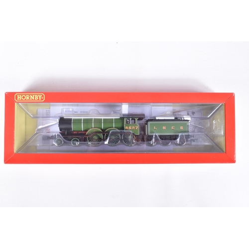 220 - A BOXED OO GAUGE HORNBY MODEL RAILWAYS LOCOMOTIVE, Class B12, no. 8527 in LNER Apple Green, item no.... 