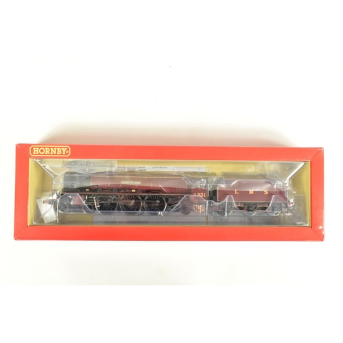 238 - A BOXED OO GAUGE HORNBY MODEL RAILWAYS LOCOMOTIVE, Class 8P Princess Coronation, no. 6231 'Dutchess ... 