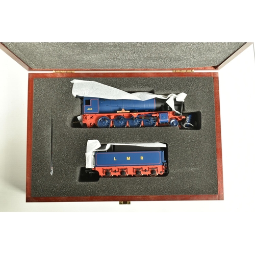 247 - A  BACHMANN BRANCHLINE  OO GAUGE LIMITED EDITION LOCOMOTIVE,  WD Austerity 2-8-0 'Sir Guy Williams' ... 