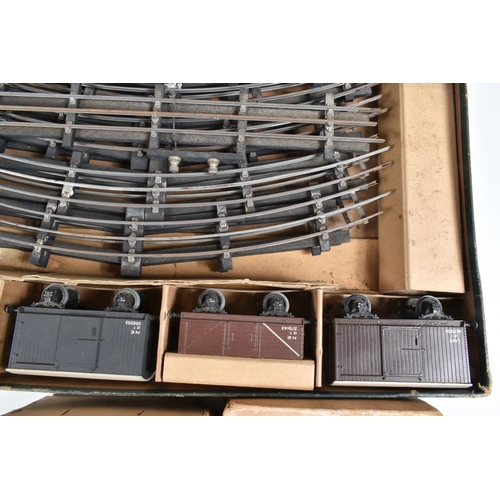 280 - A BOXED LEEDS MODEL COMPANY O GAUGE GOODS SET, to include freelance Standard 0-4-0 Saddle Tank, No.6... 