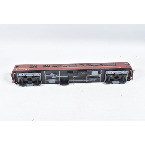 304 - THREE UNBOXED LIMA O GAUGE B.R. MK.1 CORRIDOR COMPOSITE COACHES, G.W.R. No.5015 (6620), L.M.S. No.15... 