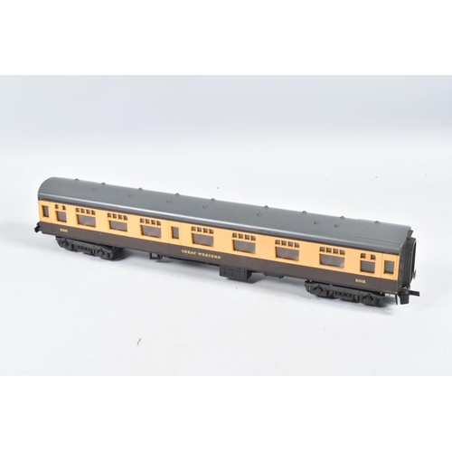 304 - THREE UNBOXED LIMA O GAUGE B.R. MK.1 CORRIDOR COMPOSITE COACHES, G.W.R. No.5015 (6620), L.M.S. No.15... 