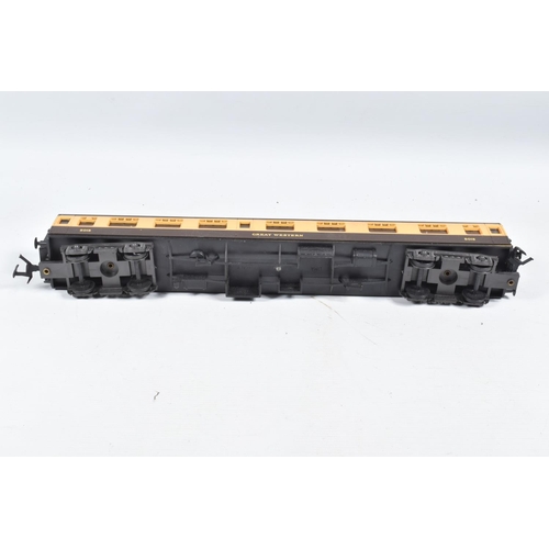 304 - THREE UNBOXED LIMA O GAUGE B.R. MK.1 CORRIDOR COMPOSITE COACHES, G.W.R. No.5015 (6620), L.M.S. No.15... 