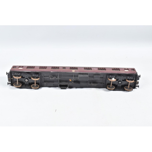 304 - THREE UNBOXED LIMA O GAUGE B.R. MK.1 CORRIDOR COMPOSITE COACHES, G.W.R. No.5015 (6620), L.M.S. No.15... 