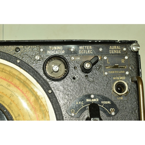 359 - A WWII AIR MINISTRY R1155A RADIO COMMUNICATION RECEIVER, plaque present signed receiver type R.1155.... 