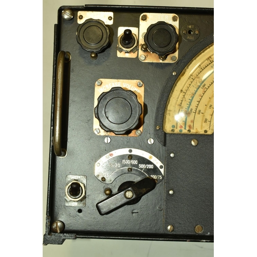 361 - A WWII AIR MINISTRY R1155B RADIO COMMUNICATION RECEIVER, plaque present signed receiver type R.1155.... 