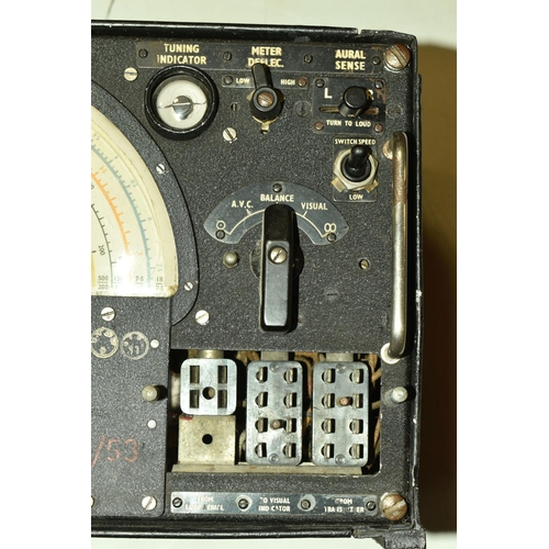 362 - A WWII AIR MINISTRY R1155B RADIO COMMUNICATION RECEIVER, plaque present signed receiver type R.1155.... 