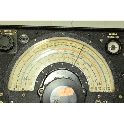 362 - A WWII AIR MINISTRY R1155B RADIO COMMUNICATION RECEIVER, plaque present signed receiver type R.1155.... 