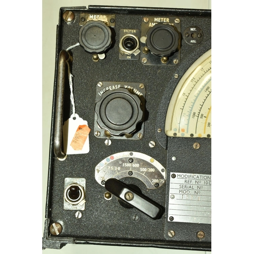 362 - A WWII AIR MINISTRY R1155B RADIO COMMUNICATION RECEIVER, plaque present signed receiver type R.1155.... 