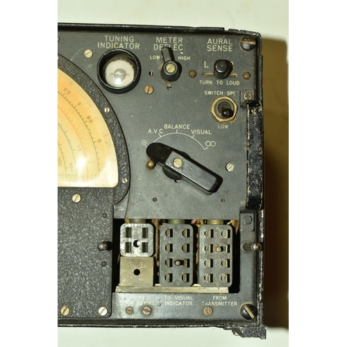 363 - A WWII AIR MINISTRY R1155N RADIO COMMUNICATION RECEIVER, plaque present signed receiver type R.1155.... 