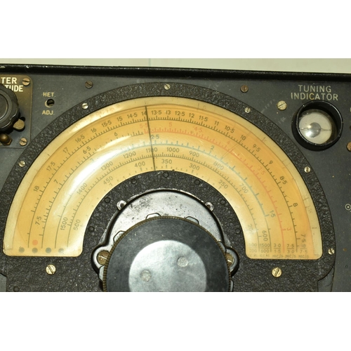 363 - A WWII AIR MINISTRY R1155N RADIO COMMUNICATION RECEIVER, plaque present signed receiver type R.1155.... 