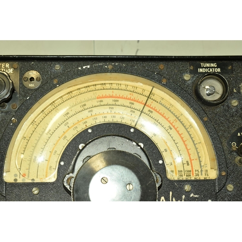 365 - A R1155B AIR MINISTRY RADIO COMMUNICATION RECEIVER, plaque present signed receiver type R.1155.B, re... 