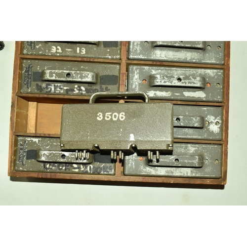 372 - A W4989A B34 MILITARY RADIO RECIEVER AND COIL CARTRIDGES, large unit with dark navy rear and near ro... 