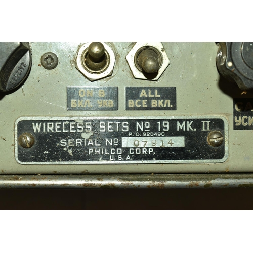 378 - A WIRELESS SETS NO.19 MK II, serial number 07914, Philco Corp, USA, PC 92049C, light grey front pane... 