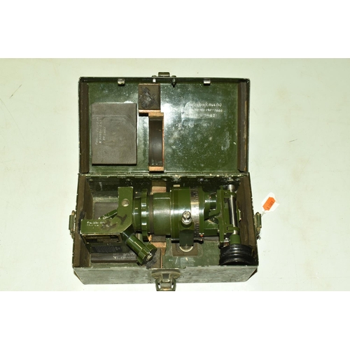 391 - AN MOD TANK PERISCOPE, A.F.V. no.40 Mk3, serial number 33752/97, glass viewing not cracked but some ... 