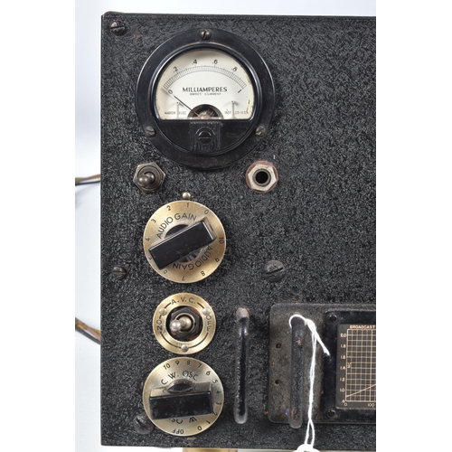 408 - A NATIONAL HIGH FREQUENCY RECEIVER, type HRO 5T, National Company Inc. Malden, Mass, USA, all dials ... 