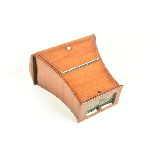 315 - A LATE 19TH CENTURY / EARLY 20TH CENTURY MAHOGANY BREWSTER PATTERN STEREOSCOPIC VIEWER AND A COLLECT... 