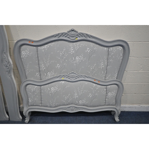 1339 - A GREY PAINTED FRENCH STYLE 5FT BEDSTEAD, with side rails, slats and central support beam (condition... 