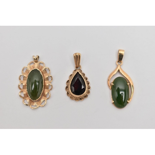 22 - A SMALL ASSORTMENT OF JEWELLERY, to include a 9ct gold and pear cut garnet pendant, hallmarked 9ct B... 