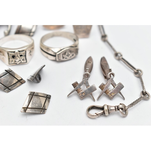 79 - ASSORTED SILVER AND WHITE METAL ITEMS, to include a  pair of early 20th century silver shoe buckles,... 