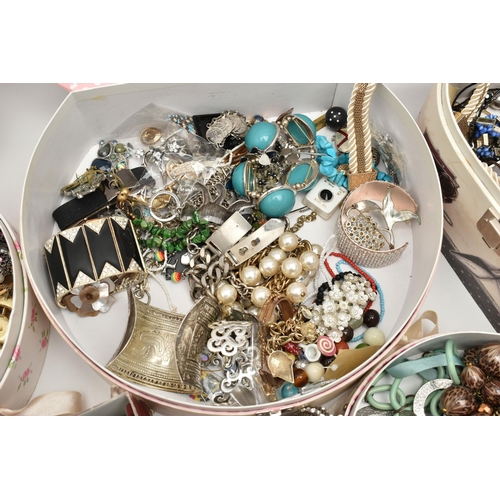 131 - ASSORTED COSTUME JEWELLERY, five boxes of assorted modern costume jewellery, to include beaded neckl... 