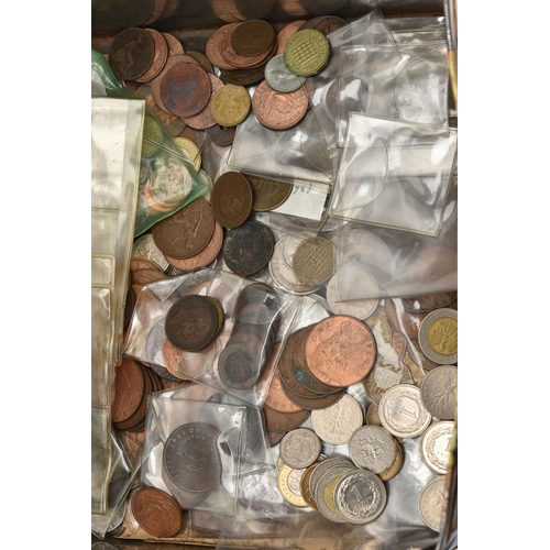 141 - A BISCUIT TIN CONTAINING MIXED COINAGE, to include lots of UK 19th and 20th century coinage, 1946, 1... 