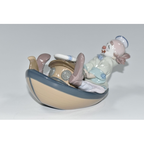 322 - A LLADRO PRIVILEGE 'CIRCUS WAVES' FIGURE, model no 8137, sculptor Francisco Polope, issued 2005, hei... 