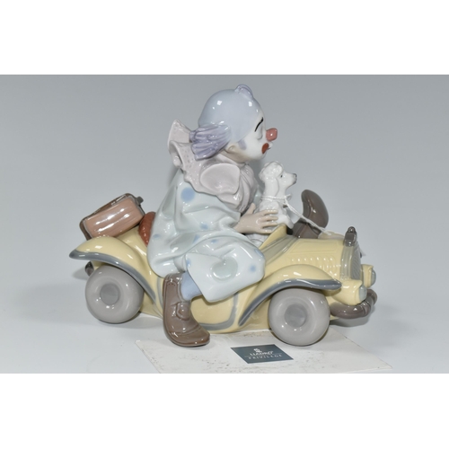 323 - A LLADRO PRIVILEGE 'TRIP TO THE CIRCUS' FIGURE, model no 8136, sculptor Francisco Polope, issued 200... 