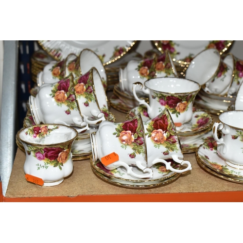 335 - A LARGE QUANTITY OF ROYAL ALBERT 'OLD COUNTRY ROSES' PATTERN DINNERWARE, comprising  a circular serv... 