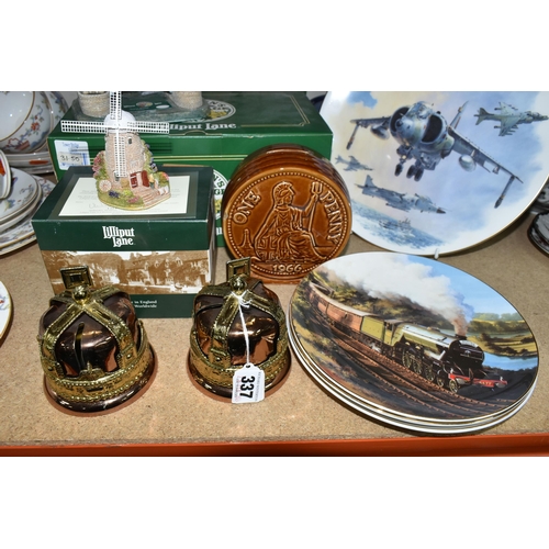 337 - THREE BOXED LILLIPUT LANE SCULPTURES AND A GROUP OF CABINET PLATES, comprising 'The Old Windmill' L2... 