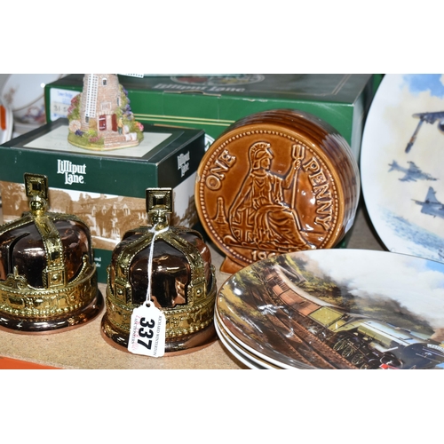 337 - THREE BOXED LILLIPUT LANE SCULPTURES AND A GROUP OF CABINET PLATES, comprising 'The Old Windmill' L2... 