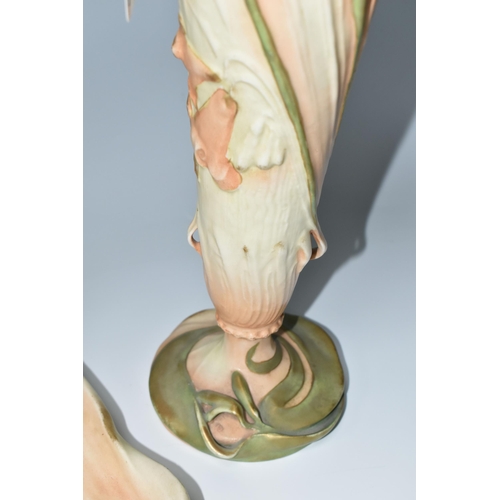 362 - A PAIR OF ART NOUVEAU AMPHORA AUSTRIA VASES AND AN AMPHORA CENTREPIECE, the elongated vases in cream... 